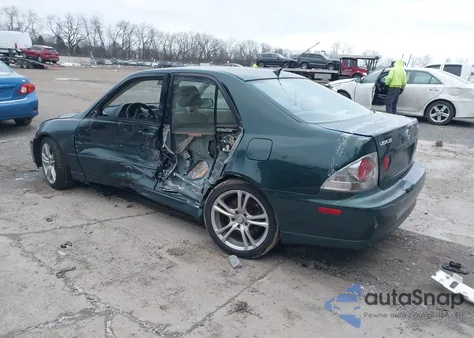 2001 Lexus Is 300 z USA, uszkodzony, nr VIN JTHBD182X10008096